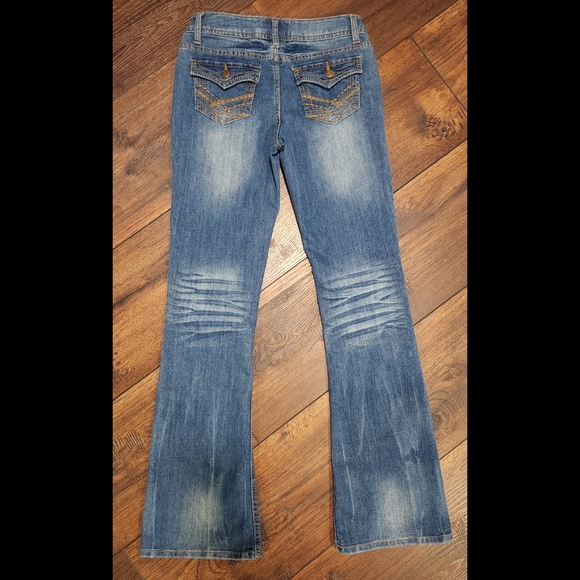 Distressed Wash Flare Jeans - Picture 12 of 16